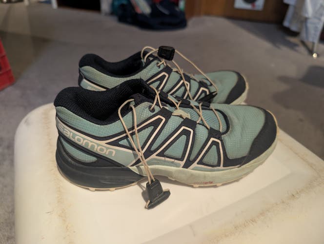 Salomon Hiking Boots (Used) Unisex 2Y (Big Kids / Youth)