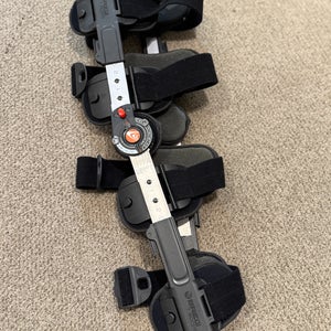 Breg ACL Rehab Locking Joint Angles Brace