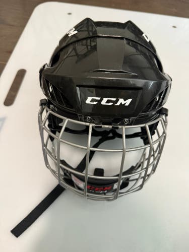 Small CCM FL40 Helmet Combo(Used)