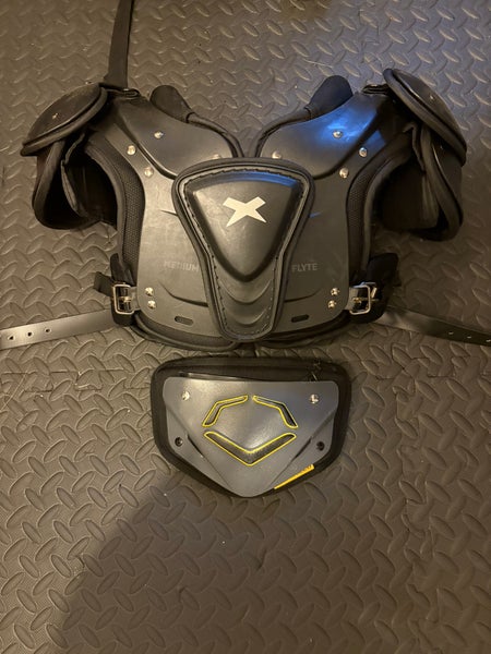 Medium Youth Xenith Flyte Shoulder Pads (Used)