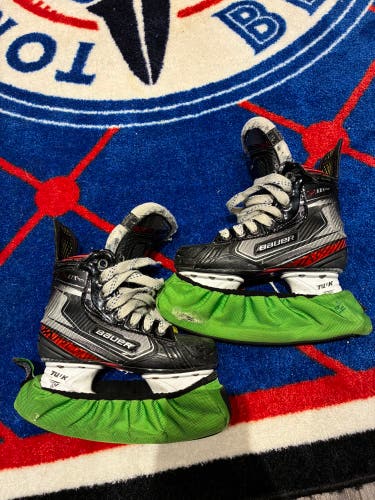 Bauer LTX Pro+ Hockey Skates Regular Width Size 1.5 (Used)