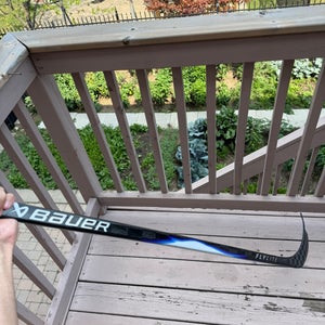 Senior Bauer Vapor FlyLite Right Handed Hockey Stick P92 (New)