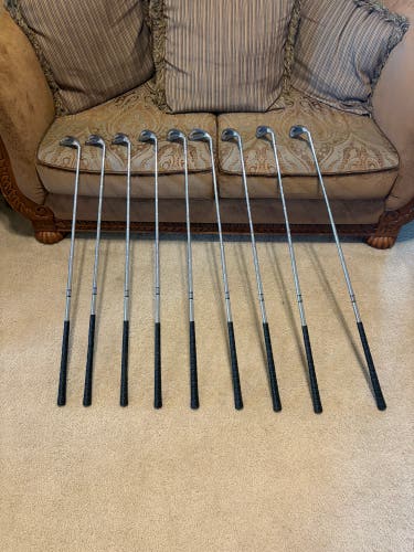 Men's 1996 Ping Eye Right Handed Iron Set Stiff Flex 9 Pieces Steel Shaft (Used)
