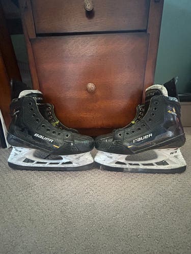 Bauer Supreme M5 Pro Hockey Skates  Size 5 (Used)