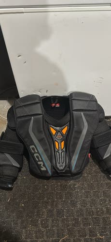 Small CCM EFLEX 6 Goalie Chest Protector (Used)
