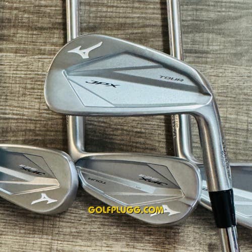 +1 Mizuno JPX 923 Tour Iron Set 4-PW / NS Pro Modus3 Steel, Stiff Flex (108)