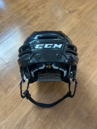 CCM Tacks 910 Helmet Adult Senior Size Medium