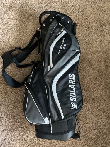 Solaris golf bag (lightly used)