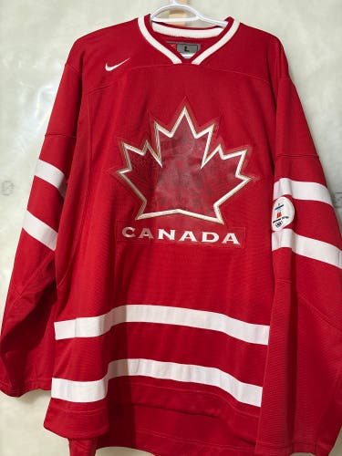 Nike Team Canada Men's Large Home Jersey (New)
