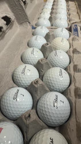 Titleist Pro V 1 Golf balls (12 pack)