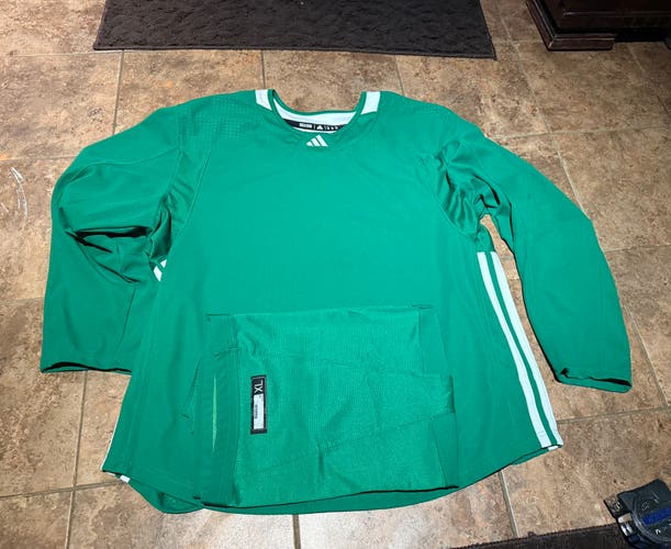 Adidas Sz 56 pro practice jersey w matching socks