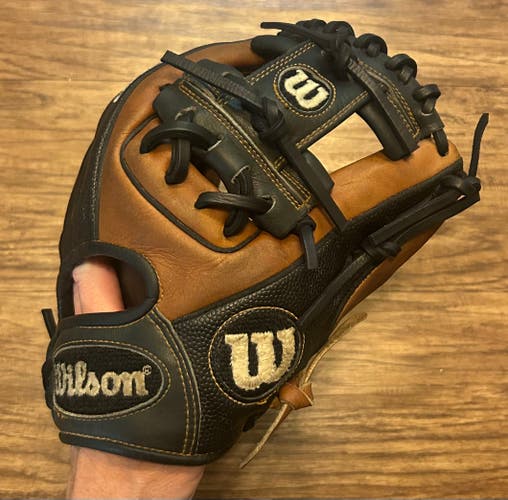 Infield RH Wilson A2000 Baseball Glove 11.25”