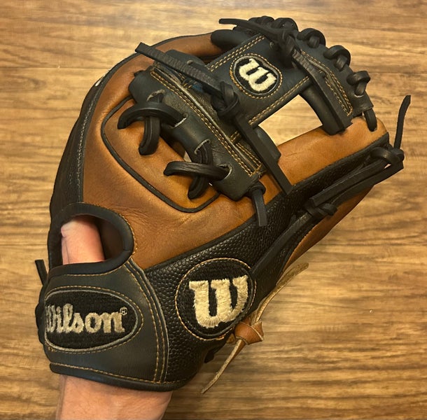 Infield RH Wilson A2000 Baseball Glove 11.25”