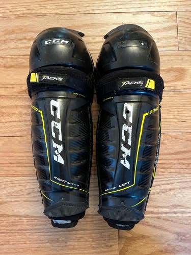 Intermediate CCM Tacks 9080 12" Shin Pads (Used)