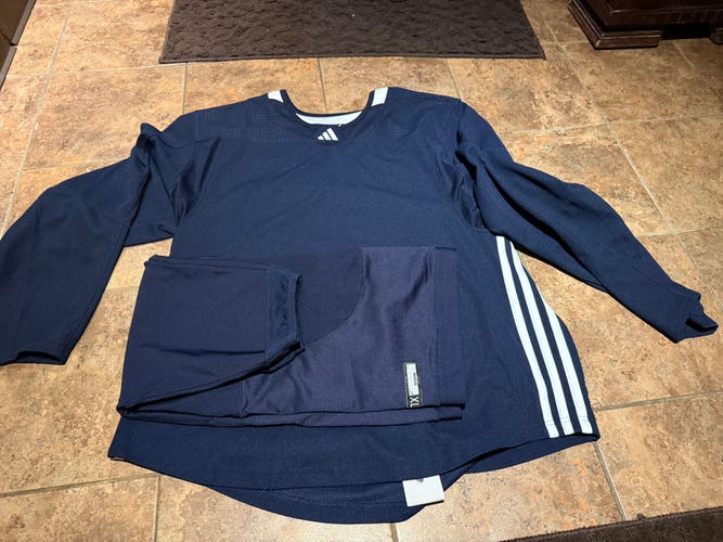 Adidas sz 56 pro practice jersey w matching socks
