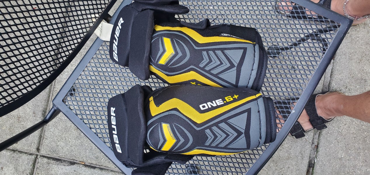 Senior Medium Bauer Supreme One.6 Elbow Pads (Used)