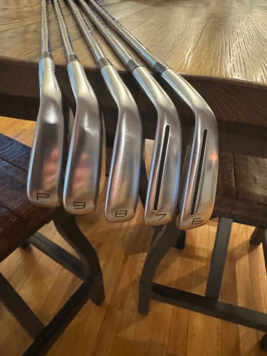 Taylormade P790 Irons
