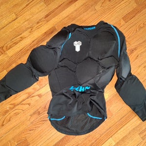 Vaughn VE8 Velocity hockey goalie padded shirt Senior Small(Used)