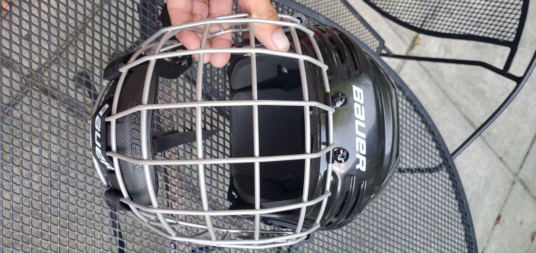 Large Bauer BHH2100L Helmet (Used)