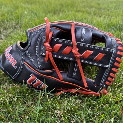 NEW Wilson A2000 1716 11.5" RHT Black Copper Brown Infield Baseball Glove