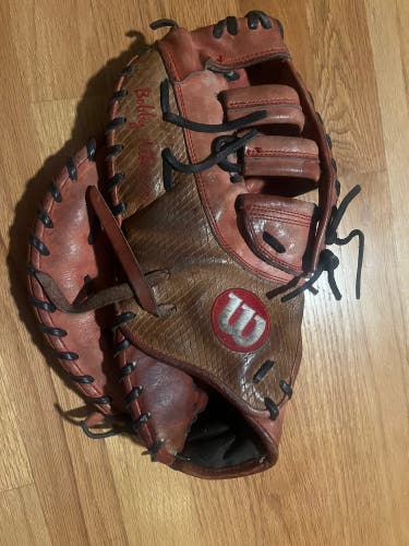 Wilson First Base LH A2000 Baseball Glove 12" (Used)