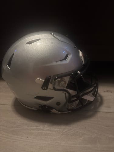 Large Adult Riddell SpeedFlex Helmet (Used)