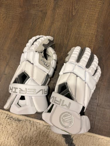 Maverik Max Lacrosse Gloves Large (Used)