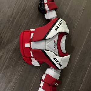 Small / Medium  CCM YTFlex 3 Goalie Chest Protector (Used)