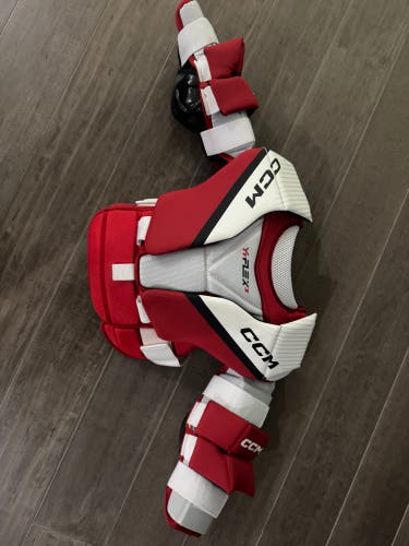 Small / Medium  CCM YTFlex 3 Goalie Chest Protector (Used)