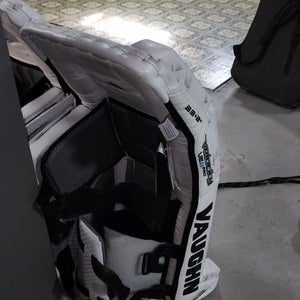 2018 33" Custom Vaughn Velocity VE8 Pro Goalie Leg Pads (Used)