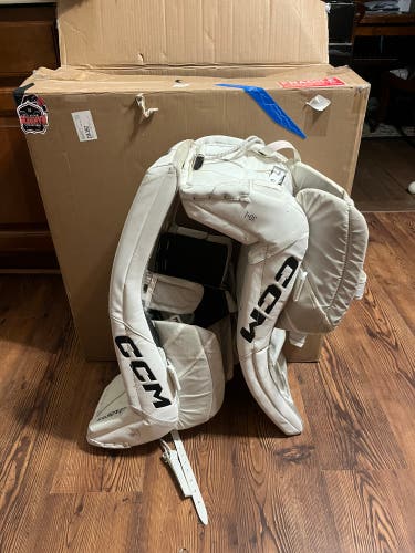 30" CCM Axis 2.5 Goalie Leg Pads (Used)