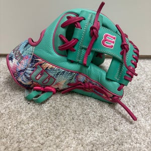 2023 Wilson Infield RH A2000 1786 Baseball Glove 11.5" (Used)
