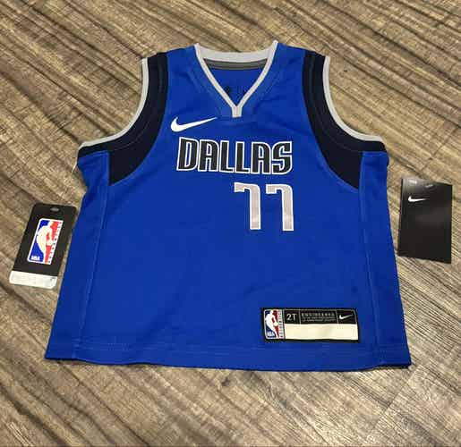 Dallas Mavericks NBA Luka Doncic #77 Nike Toddler Jersey, Size 2T