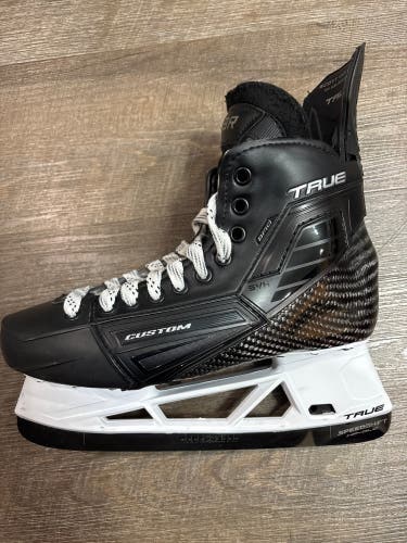 2025 True SVH Pro Hockey Skates Regular Width Pro Stock 8.5 (Used)