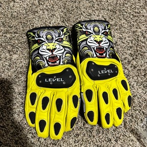 L Men's Level Gloves for Ski Racing (New)
