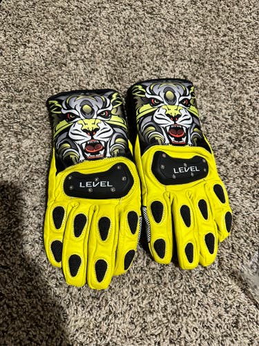 L Men's Level Gloves for Ski Racing (New)