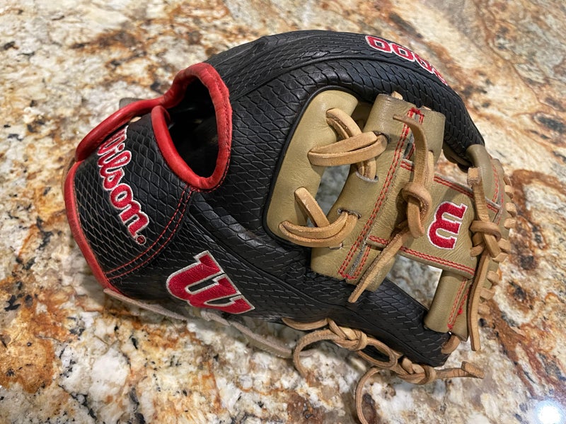 Black Wilson A2000 PF88 Right Hand Throw Infield Baseball Glove 11.25" (Used)