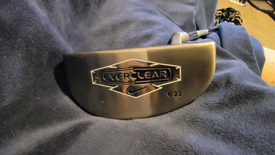 Gray Unisex Nike Mallet Nike Everclear E22 Right Handed Putter 34" (Used)