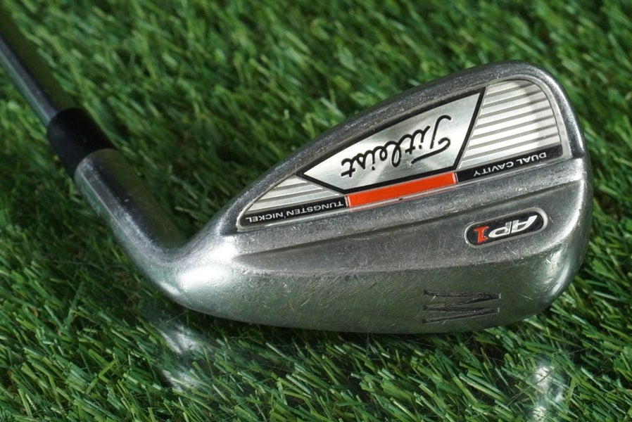 TITLEIST AP1 710 PITCHING WEDGE "W" DYNAMIC GOLD R300 REGULAR FLEX RH