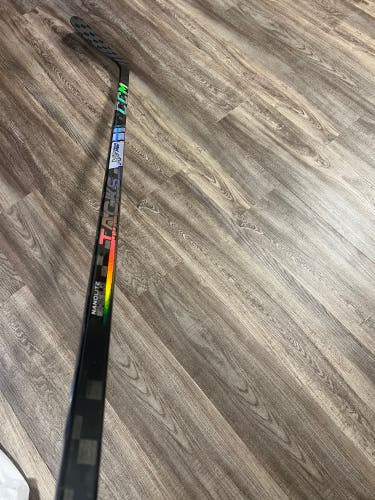 * Used CCM XF Pro Stick Sr Left 75 Flex P90TM Curve *