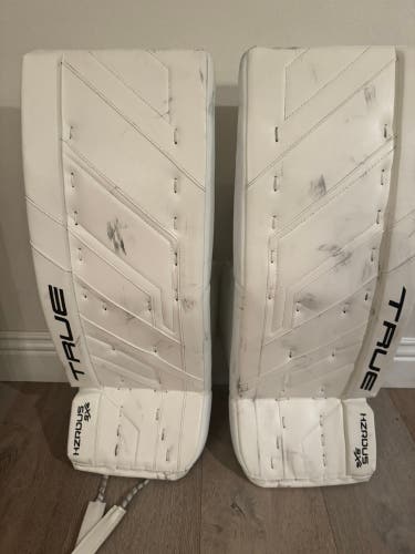 32+2
True Hzrdus 9x4 Goalie Leg Pads (Used)