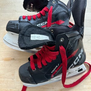 2022 CCM Tacks Vector Hockey Skates Regular Width Size 2.5 (Used)