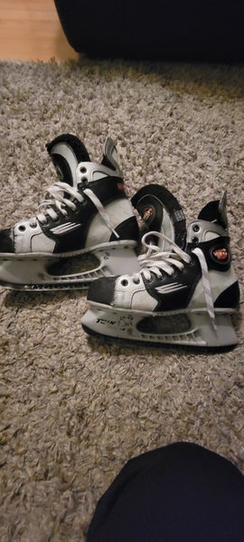 Bauer Vapor 6 Hockey Skates 7 (Used)