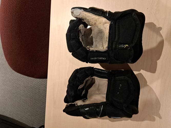 Bauer Supreme Ultrasonic Gloves 13" (Used)