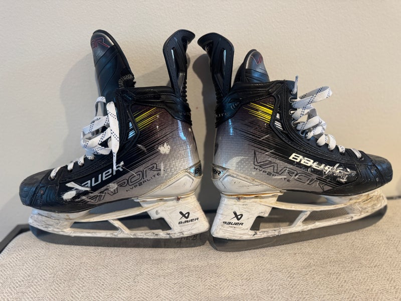 2023 Bauer Vapor Hyperlite 2 Skates Fit 1 Size 7 w/ Fly Ti (Used)