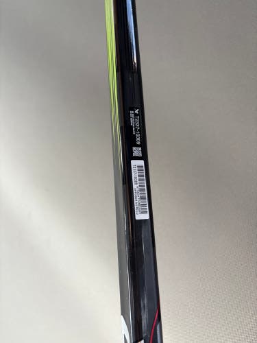 Senior Bauer Hyperlite 2 Right Handed Hockey Stick P90  (New)