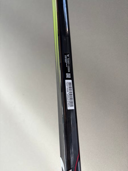 Senior Bauer Hyperlite 2 Right Handed Hockey Stick P90  (New)