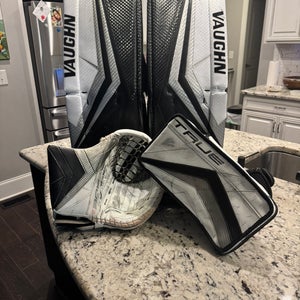 Vaughn SLR4 Pro Carbon Pads with True PX3 Gloves