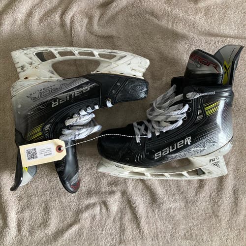 Bauer Vapor Hyperlite 2 Hockey Skates | Size 8.5 Fit 2