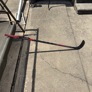 Junior Bauer Vapor FlyLite Right Handed Hockey Stick P88 (Used)